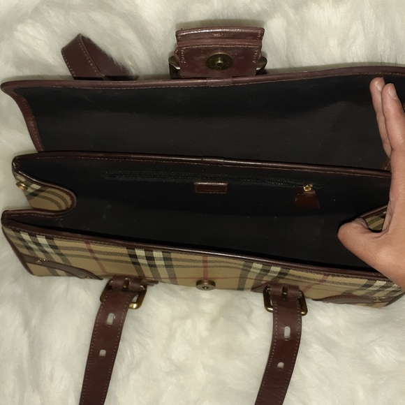 Vintage Burberry Handbag - Picture 4 of 13